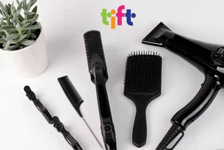 Picture for blog post on Career in Hair Dressing and Styling. Shows scissors and comb.