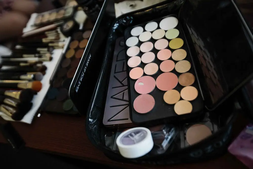 makeup kit